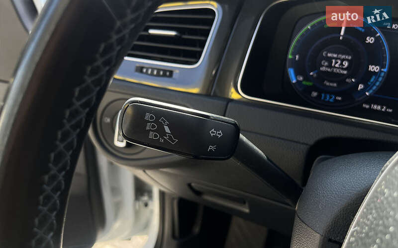 Хетчбек Volkswagen e-Golf 2017 в Мукачевому