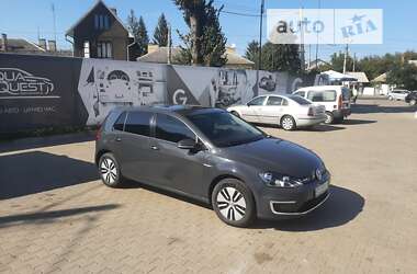 Хетчбек Volkswagen e-Golf 2016 в Чернівцях