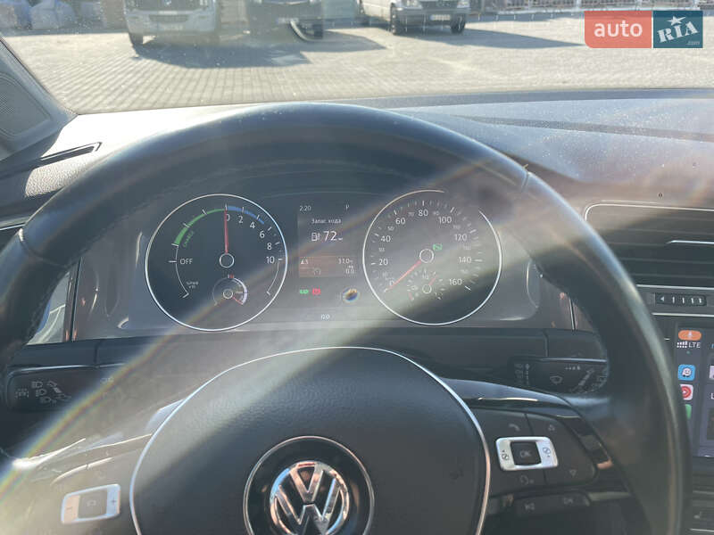 Хетчбек Volkswagen e-Golf 2014 в Львові