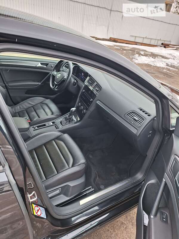 Хетчбек Volkswagen e-Golf 2019 в Миколаєві