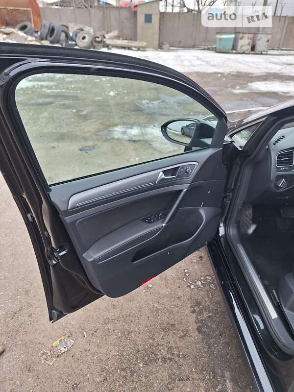 Хетчбек Volkswagen e-Golf 2019 в Миколаєві