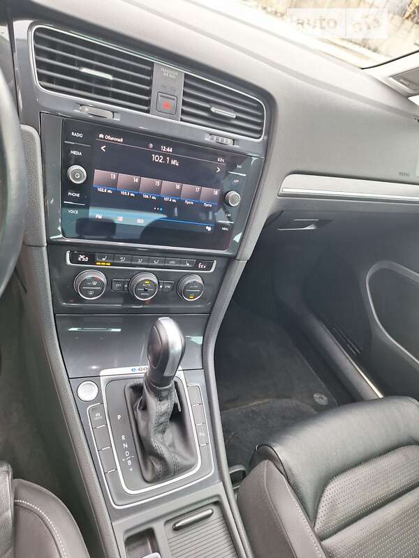 Хетчбек Volkswagen e-Golf 2019 в Миколаєві