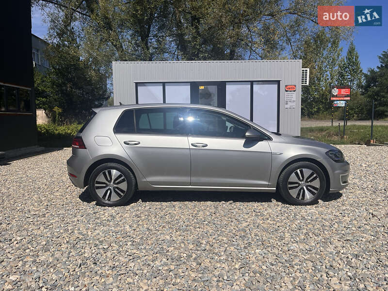 Хэтчбек Volkswagen e-Golf 2018 в Калуше