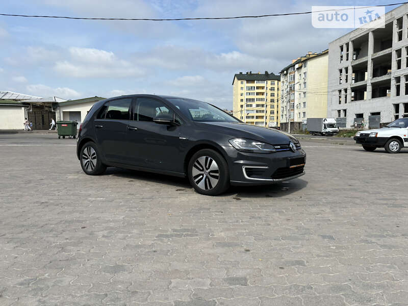 Хетчбек Volkswagen e-Golf 2019 в Стрию