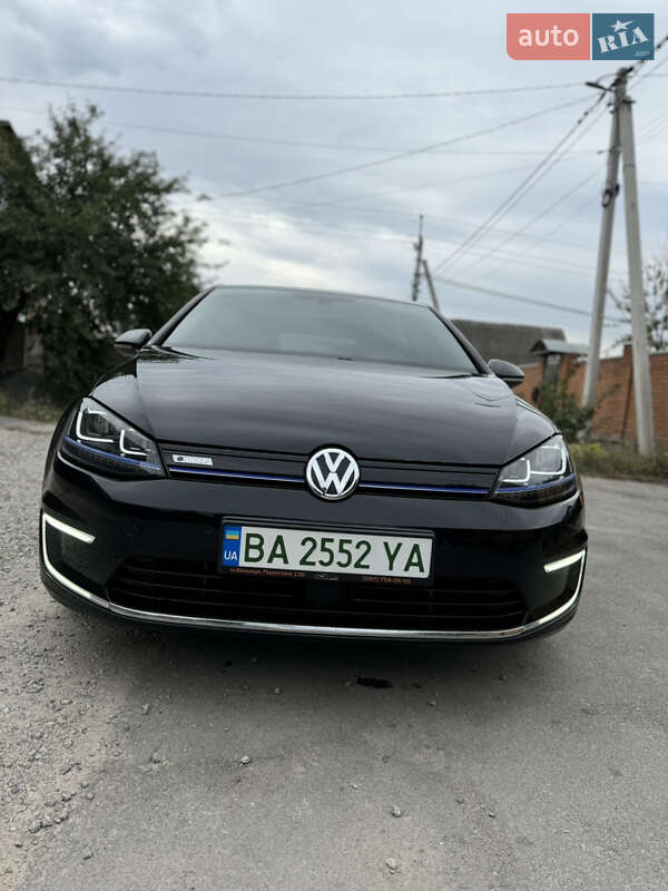 Хэтчбек Volkswagen e-Golf 2015 в Кропивницком