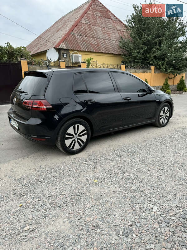 Хэтчбек Volkswagen e-Golf 2015 в Кропивницком
