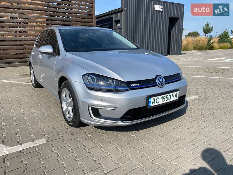 Хэтчбек Volkswagen e-Golf 2015 в Луцке