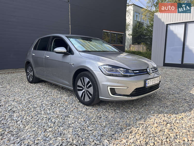 Хэтчбек Volkswagen e-Golf 2018 в Калуше