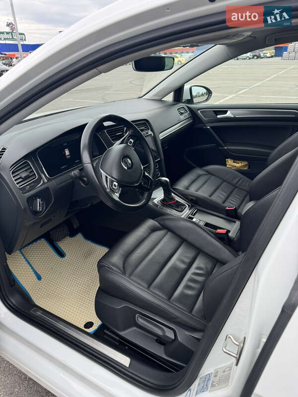 Хэтчбек Volkswagen e-Golf 2019 в Кропивницком