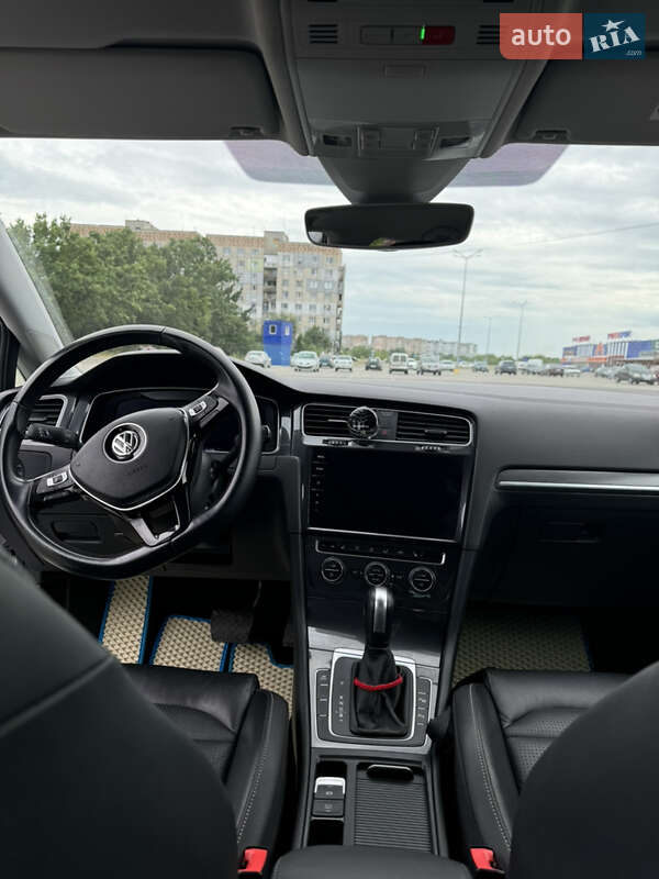 Хэтчбек Volkswagen e-Golf 2019 в Кропивницком