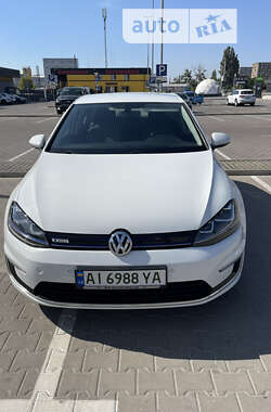 Хетчбек Volkswagen e-Golf 2015 в Києві