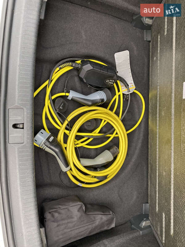 Хетчбек Volkswagen e-Golf 2018 в Івано-Франківську