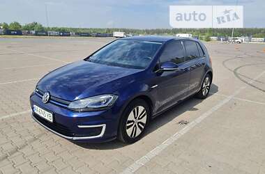 Хетчбек Volkswagen e-Golf 2017 в Києві