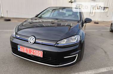 Хэтчбек Volkswagen e-Golf 2015 в Киеве