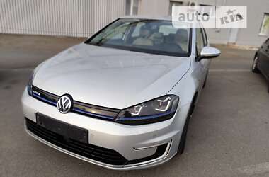 Хэтчбек Volkswagen e-Golf 2015 в Киеве