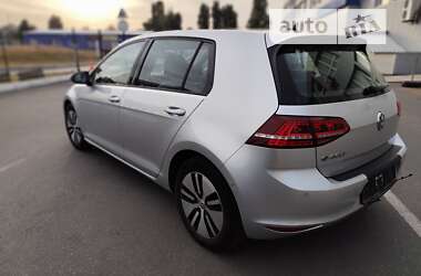 Хэтчбек Volkswagen e-Golf 2015 в Киеве