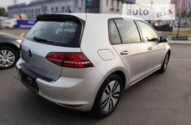 Хэтчбек Volkswagen e-Golf 2015 в Киеве