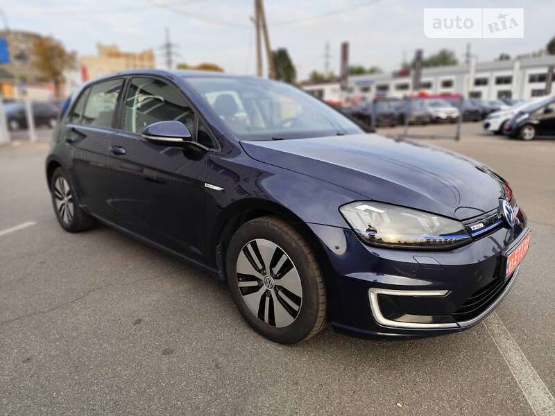 Volkswagen e-Golf 2015