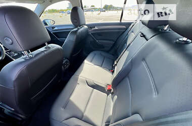 Хетчбек Volkswagen e-Golf 2017 в 