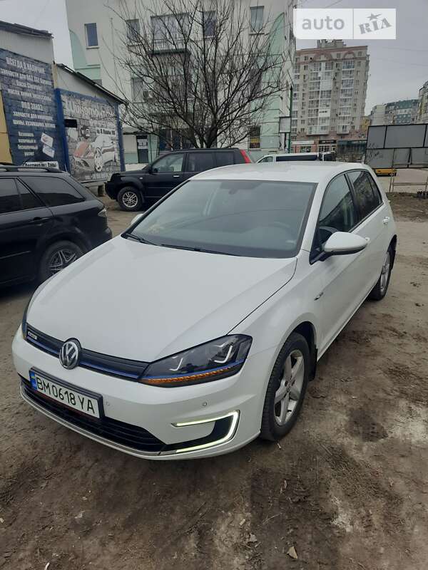 Хетчбек Volkswagen e-Golf 2015 в Сумах