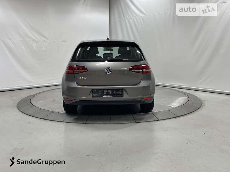 Хетчбек Volkswagen e-Golf 2015 в Красилові