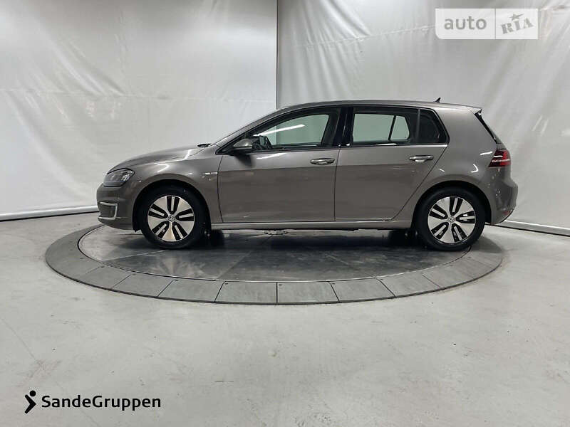 Хетчбек Volkswagen e-Golf 2015 в Красилові