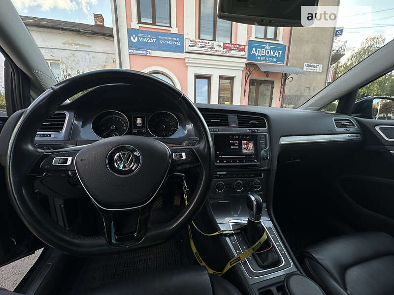 Хетчбек Volkswagen e-Golf 2015 в Козові