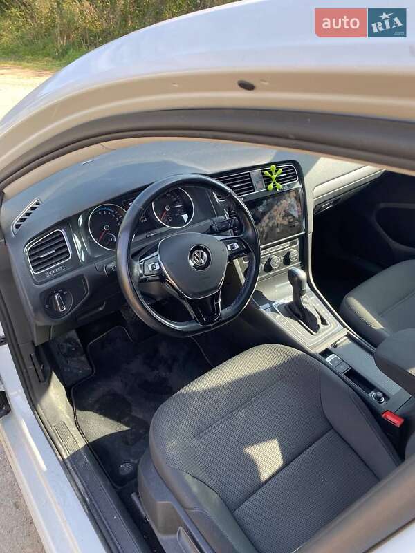 Хэтчбек Volkswagen e-Golf 2020 в Дрогобыче