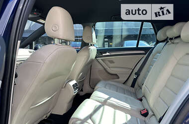 Хэтчбек Volkswagen e-Golf 2017 в 