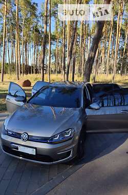 Хэтчбек Volkswagen e-Golf 2015 в Житомире