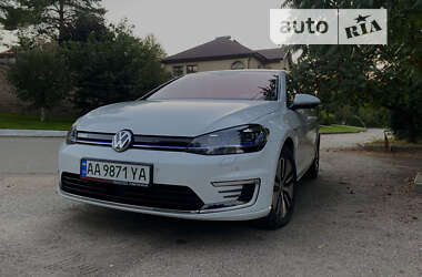 Хэтчбек Volkswagen e-Golf 2019 в Киеве