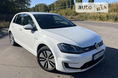 Хэтчбек Volkswagen e-Golf 2015 в Борисполе