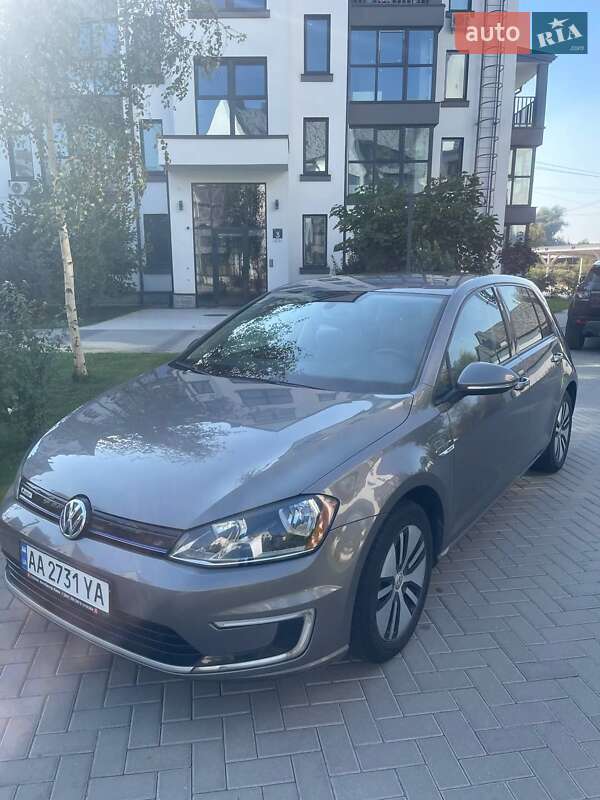 Хэтчбек Volkswagen e-Golf 2015 в Киеве