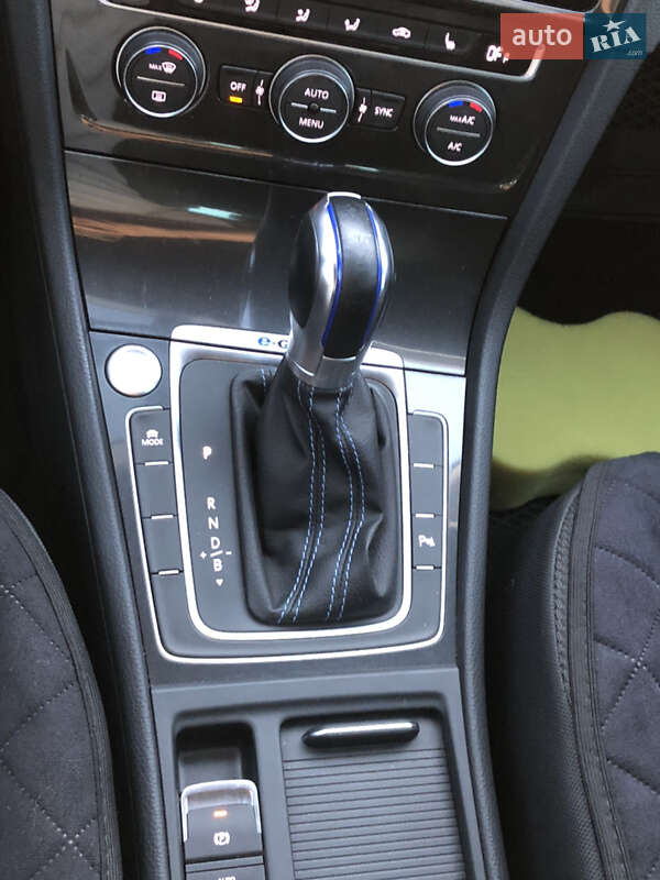 Хетчбек Volkswagen e-Golf 2018 в Мукачевому