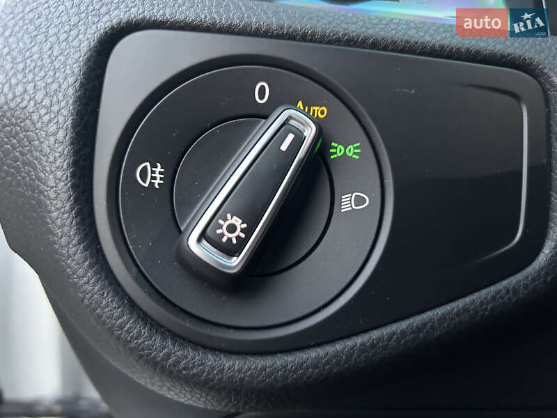 Хетчбек Volkswagen e-Golf 2018 в Кривому Розі