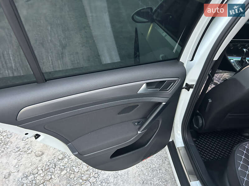 Хетчбек Volkswagen e-Golf 2018 в Кривому Розі