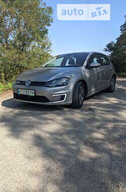 Хэтчбек Volkswagen e-Golf 2015 в Ивано-Франковске