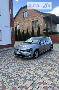 Хетчбек Volkswagen e-Golf 2015 в Заліщиках