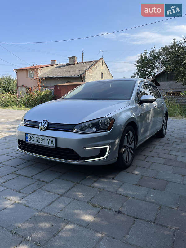 Volkswagen e-Golf 2015