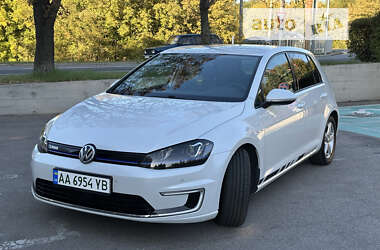 Хетчбек Volkswagen e-Golf 2015 в Дніпрі