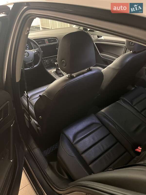 Хетчбек Volkswagen e-Golf 2019 в Запоріжжі