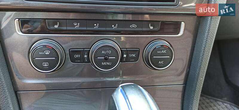 Хэтчбек Volkswagen e-Golf 2014 в Киеве