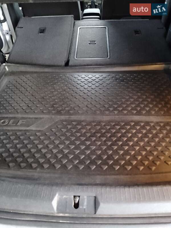 Хетчбек Volkswagen e-Golf 2014 в Києві