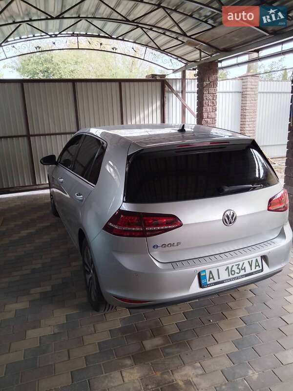 Хетчбек Volkswagen e-Golf 2014 в Києві