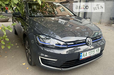 Хэтчбек Volkswagen e-Golf 2020 в Киеве