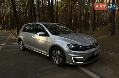 Хэтчбек Volkswagen e-Golf 2016 в 