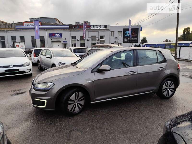 Хетчбек Volkswagen e-Golf 2015 в Києві