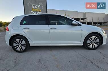 Хэтчбек Volkswagen e-Golf 2018 в Киеве