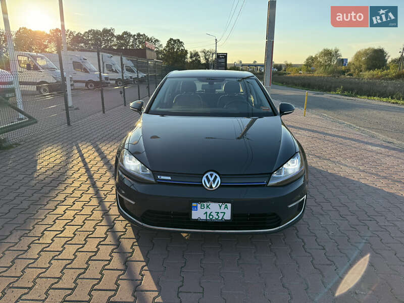 Хэтчбек Volkswagen e-Golf 2016 в Ровно