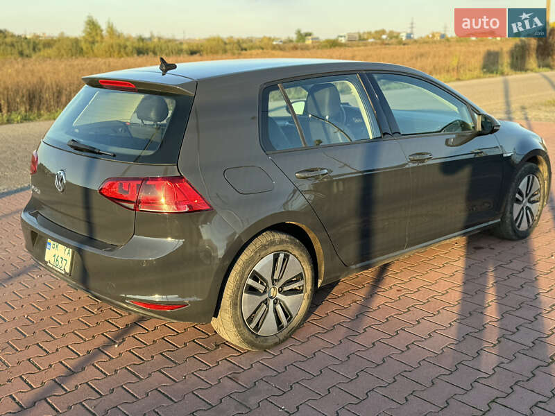 Хэтчбек Volkswagen e-Golf 2016 в Ровно